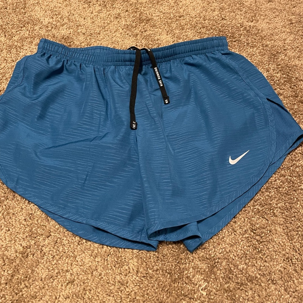 Nike dry fit walking running short size small